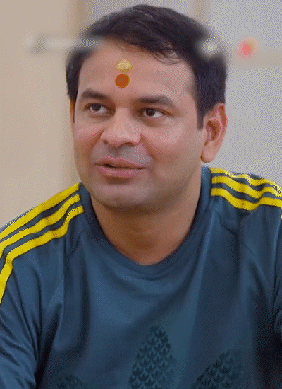 Tej Pratap praising Mallika's smile in Bhojpuri style.
