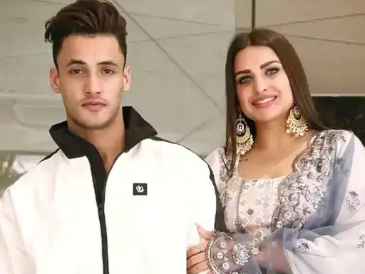Himanshi and Asim were in a relationship for 4 years.