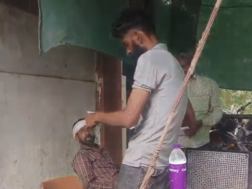सोनू ने भरतलाल से डॉक्यूमेंट और फोटो लिए।