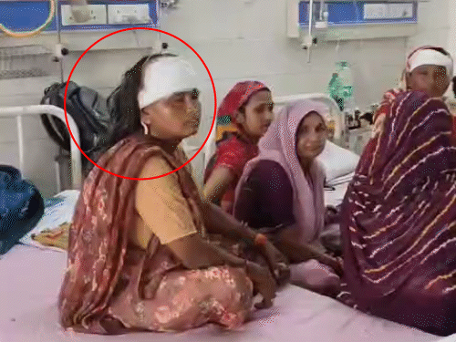 घायल रेणु, जिसके सिर पर पंखा गिरने से 12 से ज्यादा टांके आए हैं।