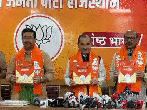 बीजेपी ने स्थानीय निकाय चुनाव में प्रत्याशियों और कार्यकर्ताओं के लिए आचार संहिता की बुकलेट जारी की।