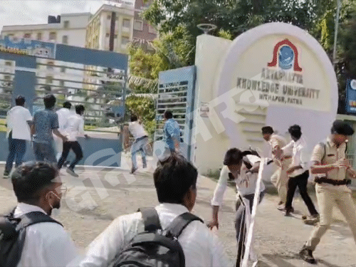 The police lathi-charged the students.