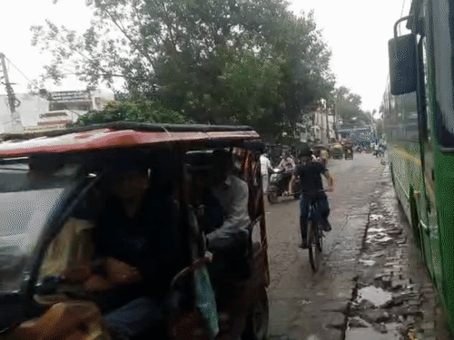 रेवाड़ी में सुबह बूंदाबांदी हुई।