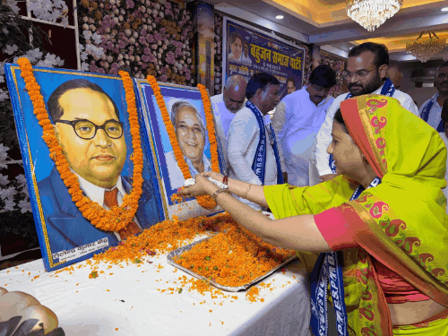 भाजपा से अलग होने के बाद अस्मिता चंद ने क्षेत्र में अपना दौरा बढ़ा दिया है।
