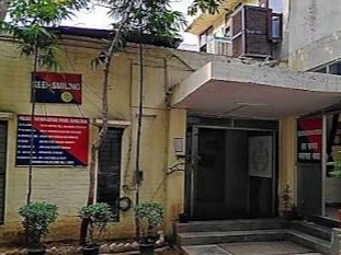 परिवार ने 2 दोस्तों पर जताया हत्या का शक, सड़क किनारे मिला लहूलुहान शव|गुरुग्राम,gurugram - Dainik Bhaskar