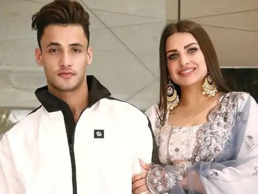 हिमांशी और आसिम करीब 4 साल रिलेशनशिप में थे।