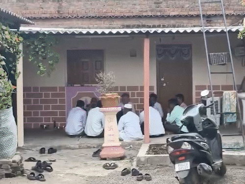 महाराष्ट्र के अहिल्यानगर में 19 साल की अंकिता सांगले ने NEET एग्जाम देने के बाद सुसाइड कर लिया था। उसने नोट में लिखा कि उम्मीद के मुताबिक कामयाबी नहीं मिली। डॉक्टर बनने का सपना अधूरा रह गया।