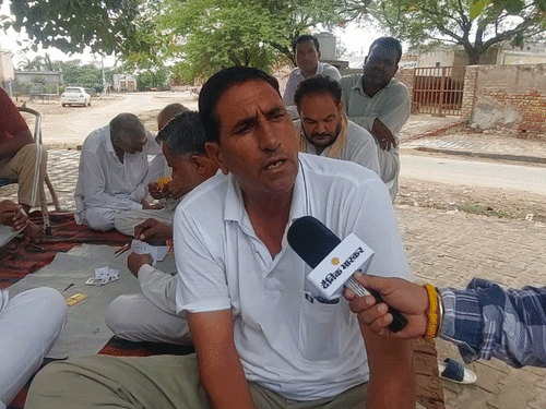 गांव निवासी अशोक कुमार ने लॉरेंस के बचपन और क्रिकेट के शौक की बातें बताईं।