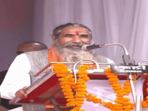 कांकेर से बीजेपी सांसद भोजराज नाग का वीडियो वायरल हो रहा है।