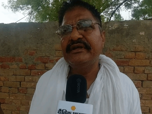 गांव निवासी कृष्ण कुमार ने लॉरेंस के परिवार की आर्थिक स्थिति के बारे में बताया।