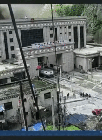 नेपाल-तिब्बत बॉर्डर पर तिब्बत के रसुवागढ़ी बॉर्डर पॉइंट पर CCTV कैमरे में बाढ़ का भयावह दृश्य कैद हुआ। यहीं से बाढ़ नेपाल में घुसी।