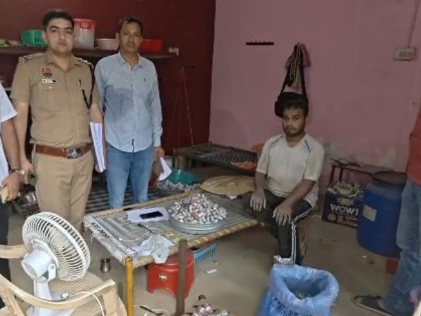किराए के मकान में तैयार हो रहे थे सुतली बम; एक आरोपित गिरफ्तार|सोनीपत,Sonipat - Dainik Bhaskar