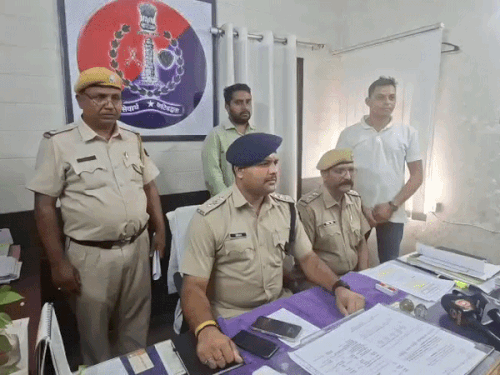 मामले की जानकारी देते सीओ नॉर्थ शिवम जोशी।