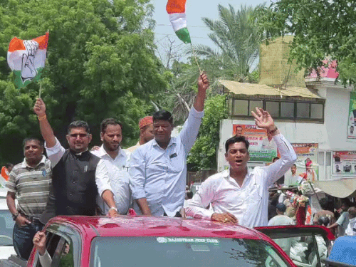 हालांकि रैली में पायलट गुट के समर्थक दिखाई नहीं दिए।