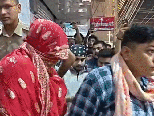 दुर्ग में आइसक्रीम पार्लर की आड़ में देह व्यापार का भंडाफोड़।