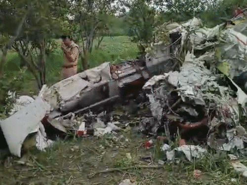 हादसा कैसे हुआ? विमान में कोई तकनीकी कमी आई या कोई मानवीय गलती हुई, इसकी जांच के आदेश दे दिए हैं।