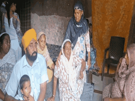 दादी जिंदर कौर जानकारी देते हुए