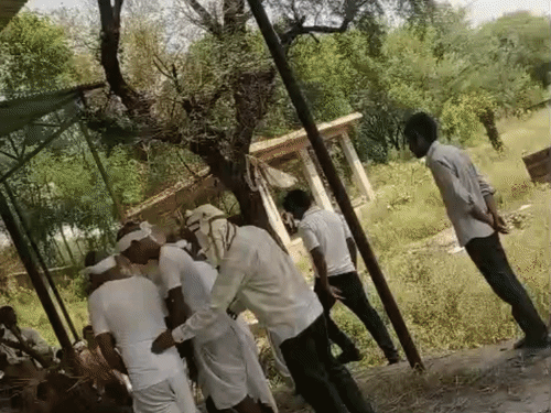 गुरुवार सुबह कौशल्या देवी का अंतिम संस्कार किया गया।