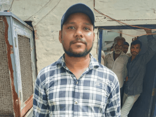 छापेमारी में यह एजेंट पकड़े गए थे