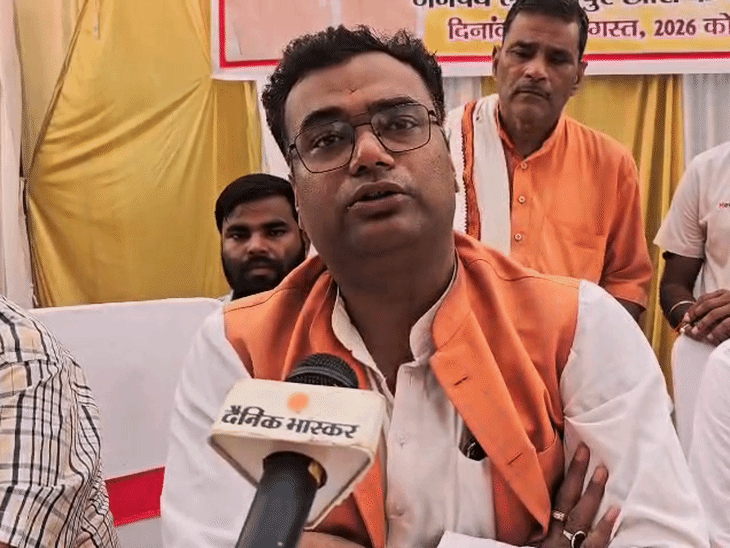 विधायक शशांक वर्मा ने कहा कि मोहाना नदी के कटान को रोकने के लिए तिकुनिया गुरुद्वारा से जसनगर और खैरटिया तक लगातार बचाव कार्य कराए जा रहे हैं।