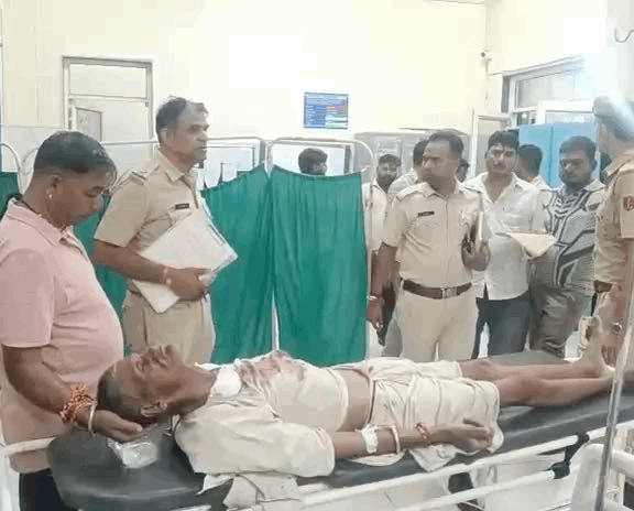 बुजुर्ग को गंभीर हालत में भीलवाड़ा के महात्मा गांधी अस्पताल में भर्ती कराया गया।