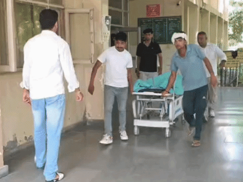 पुलिस ने शवों का पोस्टमॉर्टम करवा परिजनों को सौंप दिया है