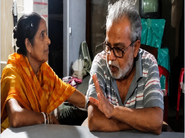 नवरूणा की मां मैत्री चक्रवर्ती और पिता अतुल्य चक्रवर्ती (फाइल फोटो)।