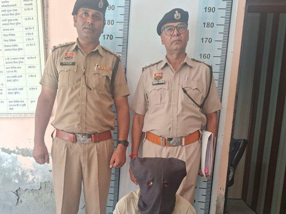 हिसार पुलिस की पकड़ में पकड़ा गया आरोपी।
