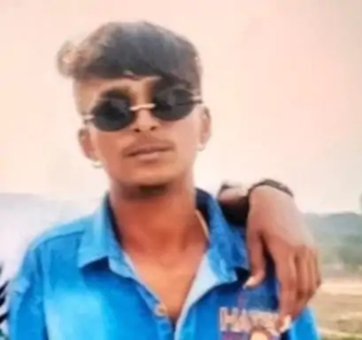 चाकू और पत्थर से हमलाकर धन्ना चौधरी को मौत के घाट उतार दिया गया।