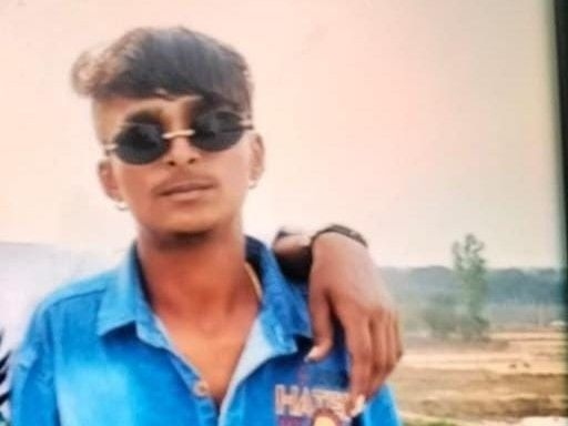 दुर्ग में खाना खाकर लौट रहे तीन दोस्तों का रास्ते में कुछ युवकों से गाली-गलौज को लेकर विवाद के बाद युवक की हत्या