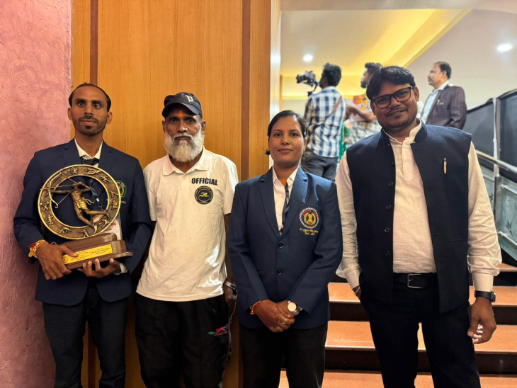 राज्य खेल अलंकरण में राष्ट्रीय और अंतरराष्ट्रीय स्तर पर बेहतर प्रदर्शन करने वाले खिलाड़ियों, कोचों और टीमों को अलग-अलग श्रेणियों में सम्मानित किया गया।