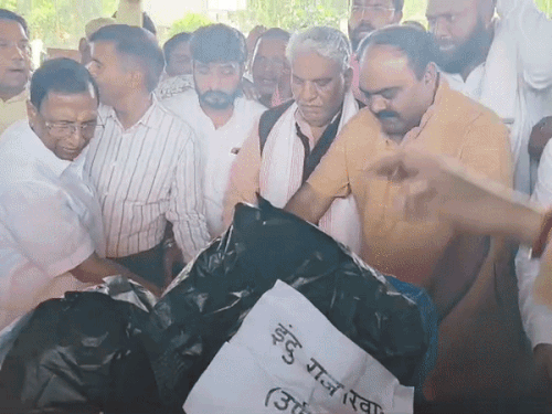 पुतले फूंके; मंत्री पंवार बोले-कांग्रेस ने दलित विरोधी मानसिकता का परिचय दिया|पानीपत,Panipat - Dainik Bhaskar