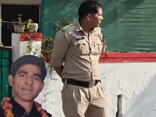 विधायक कॉलोनी स्थित इसी मकान में विंग कमांडर की लाश मिली है।