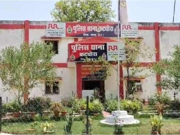 पति बोला- कार में बैठी युवती पूर्व छात्रा थी,पत्नी ने समझाने पर भी नहीं मानी बात