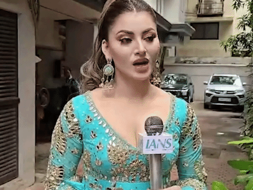 उर्वशी ने कहा की क्रिएटिविटी के नाम पर रक्षाबंधन से खिलवाड़ नहीं किया जा सकता।