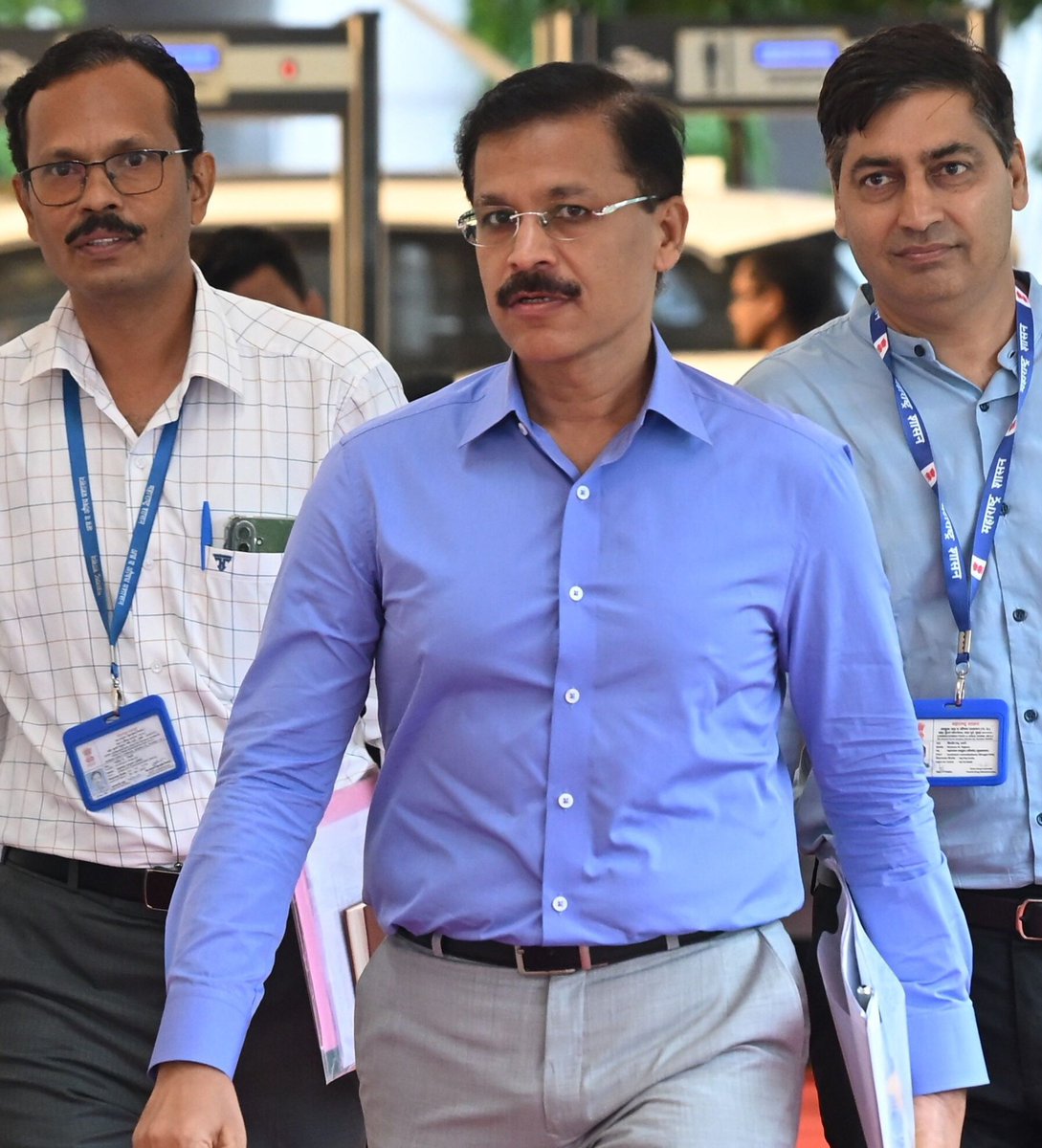 मुंढे ने एक टोल-फ्री नंबर जारी किया है, जिस पर कॉल करके लोग नकली, मिलावटी या प्रतिबंधित खाने की शिकायत कर सकते हैं।