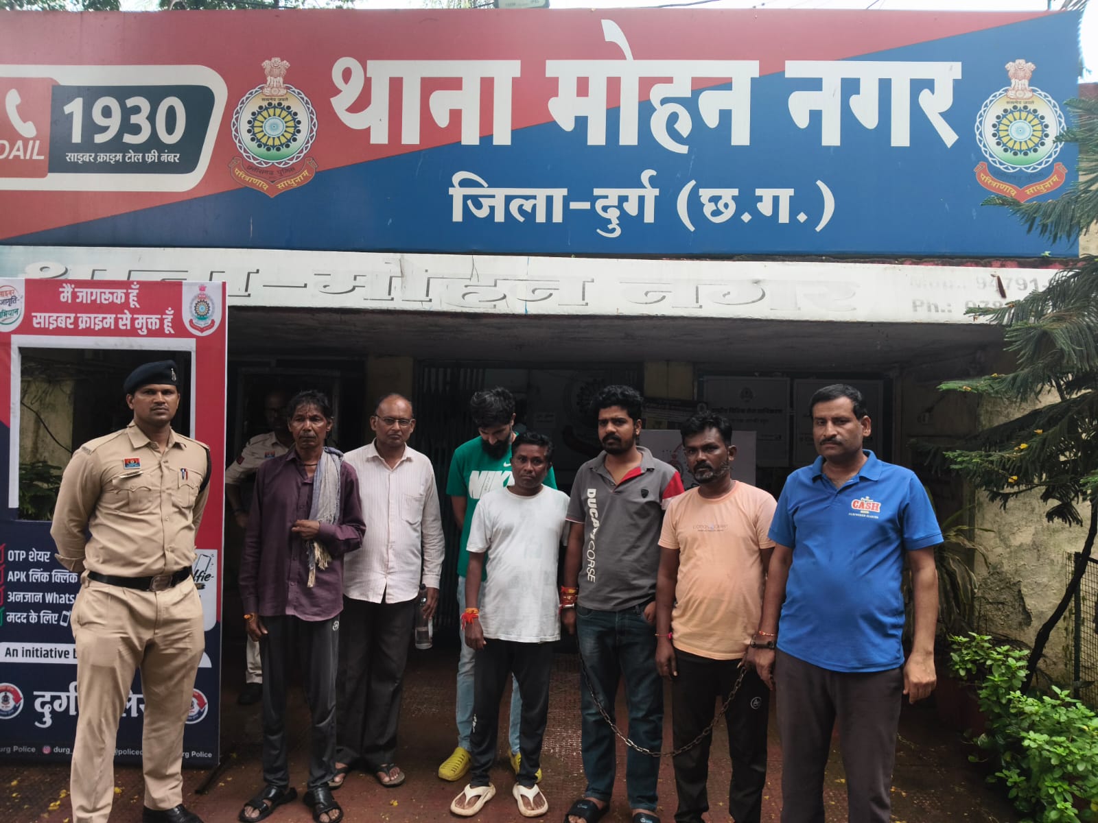 पुलिस ने वारंटियों को कोर्ट में किया पेश।