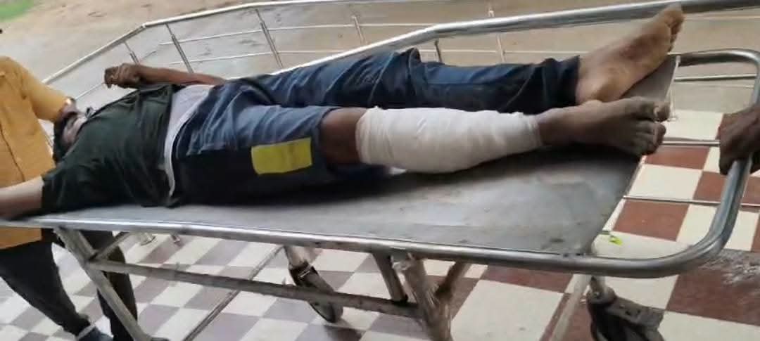 पुलिस और अपराधी के बीच कुल 62 राउंड फायरिंग हुई। मुठभेड़ के दौरान अपराधी के पैर में गोली लगी।