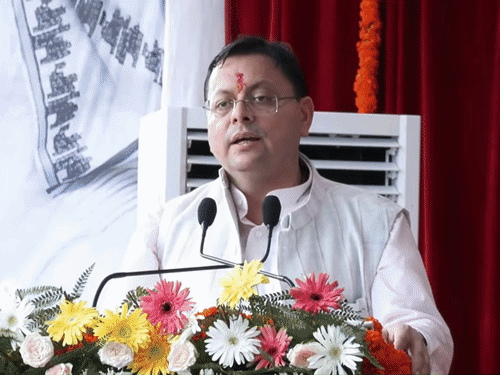 चंपावत में जनता को संबोधित करते धामी और देहरादून में मीडिया से बात करते गणेश गोदियाल। - Dainik Bhaskar