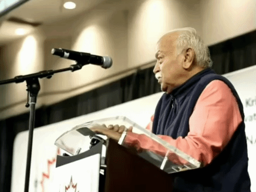 भागवत टोरंटो में ‘हिंदू विश्व बंधु’ कार्यक्रम में शामिल हुए।  - Dainik Bhaskar