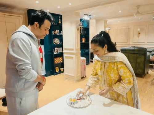 Govinda's daughter Tina Ahuja ties Rakhi to Krishna Abhishek