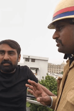 फायर फाइटर्स ने युवक को समझाया। युवक ने शिकायतों की सॉफ्ट कॉपी अपने फोन में दिखाई।