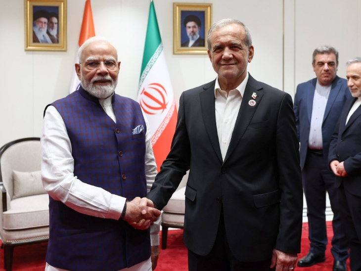 मोदी ने ईरान के राष्ट्रपति मसूद पजशकियान से मुलाकात की।