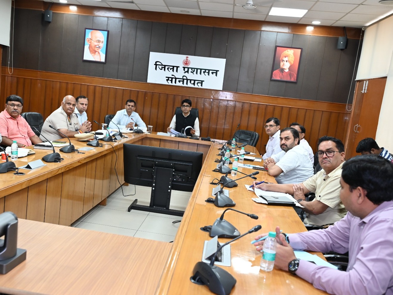 निजी कैब और स्कूल बसों की भी होगी जांच; सोनीपत में सड़क सुरक्षा को लेकर मीटिंग|सोनीपत,Sonipat - Dainik Bhaskar
