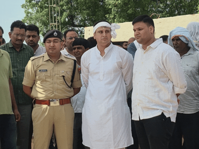 झालावाड़ एसपी के साथ झुंझुनूं एसपी।