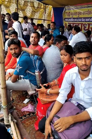 गर्दनीबाग धरना स्थल पर आज से सामूहिक KYP केंद्र संचालकों ने अनिश्चितकालीन भूख हड़ताल शुरू की।