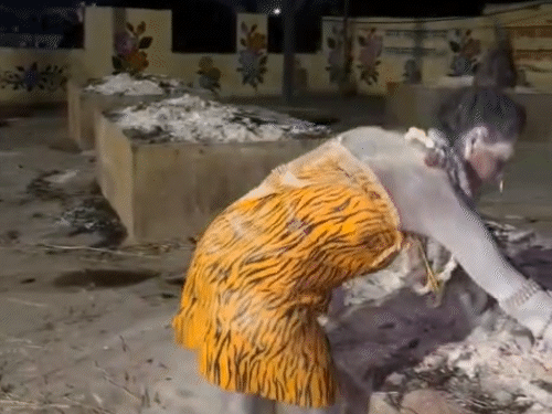 किन्नर अघोरी काली उर्फ नंद गिरि के खिलाफ FIR दर्ज।