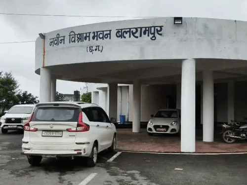 बलरामपुर सर्किट हाउस में भूपेश बघेल के OSD रहे चेतन बोरघारिया से पूछताछ हुई।