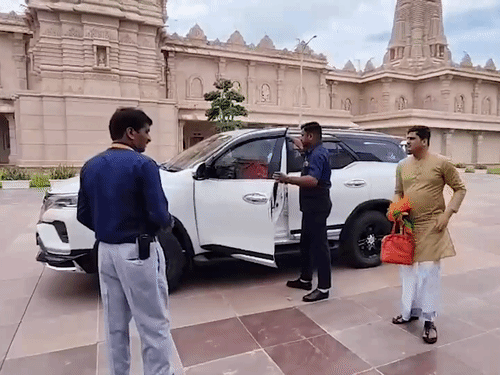 Ram Mandir Trust Treasurer Govind Dev Giri has reached Ayodhya. He offered prayers to Ram Lalla.