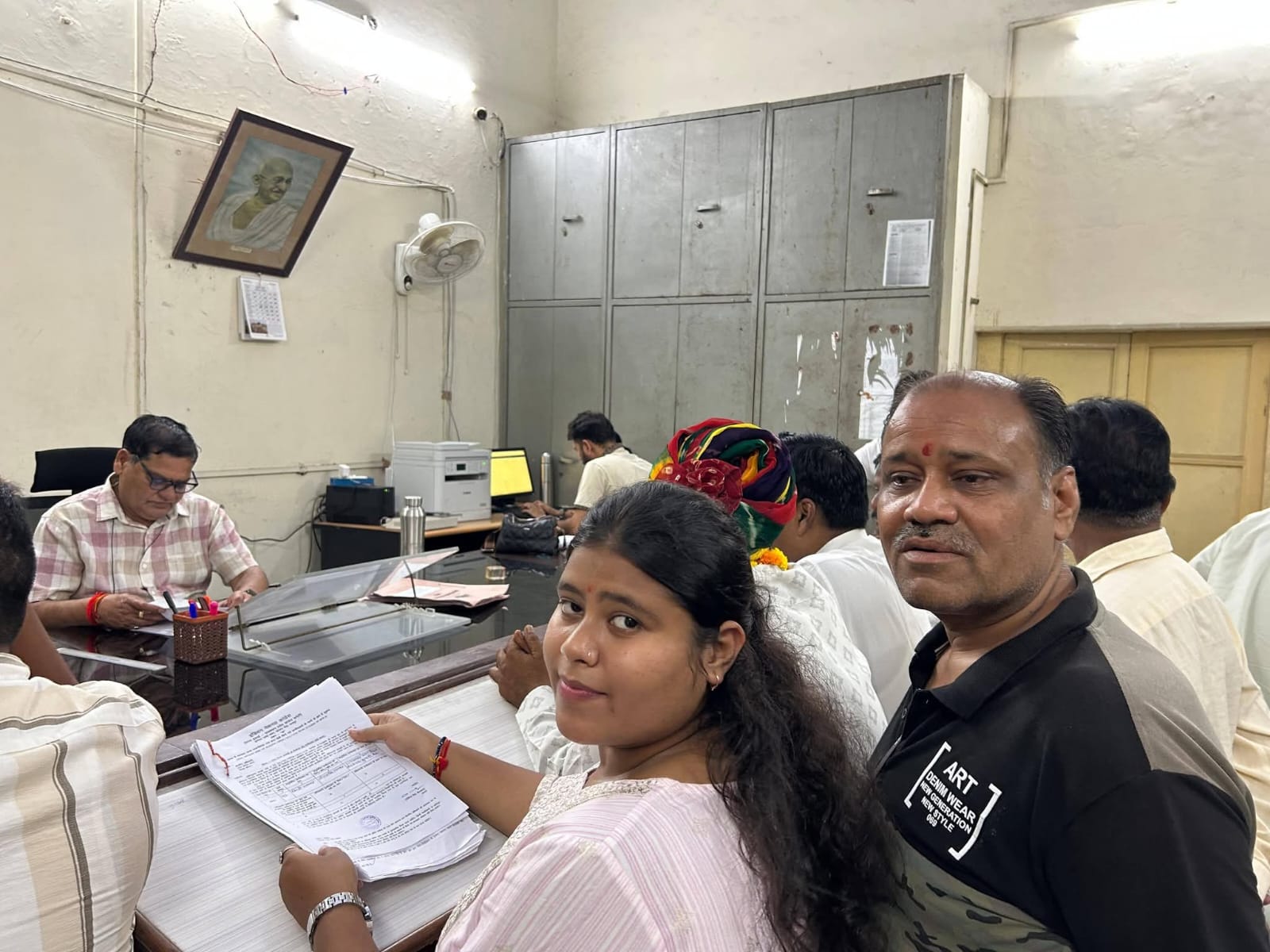 कांग्रेस ने 25 साल की युवा चेहरा निधी राजावत को उतारा है, जिनका मुकाबला बीजेपी की 30 वर्षीय पिंटू कंवर से है।